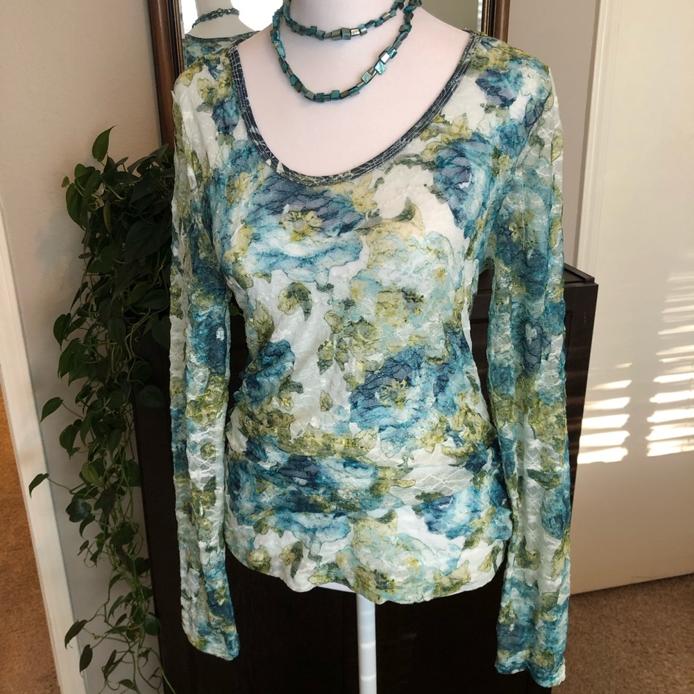 🌺 3/$23 Mudd Long Sleeve Floral Lace Tee NWOT